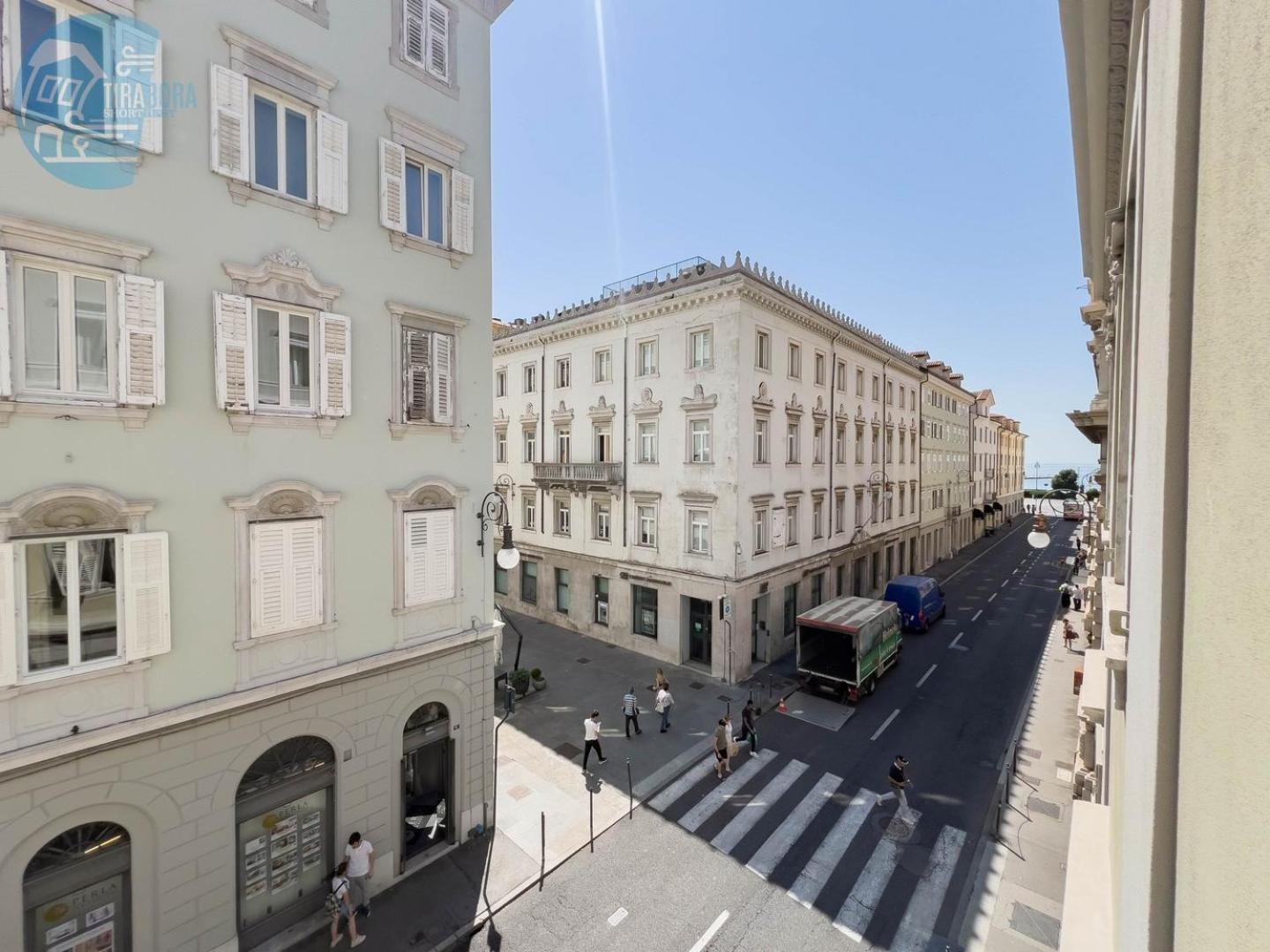 Cassa Di Risparmio 11 Tirabora Short Rent Trieste Exterior foto